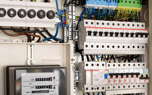 為什么以前都是配空開或者熔斷器？