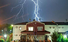 雷擊時(shí)如何避免受到傷害